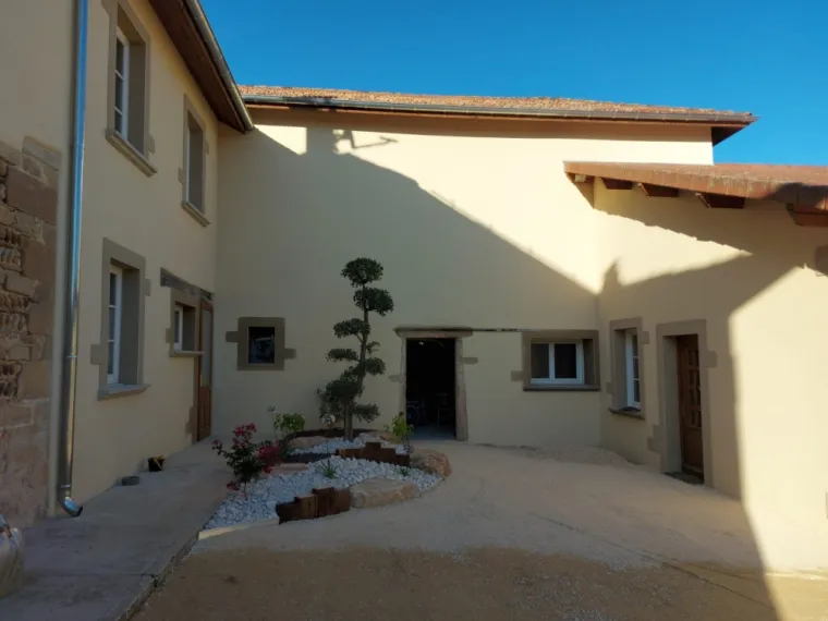Ravalement façade finition gratté, avec encadrements...